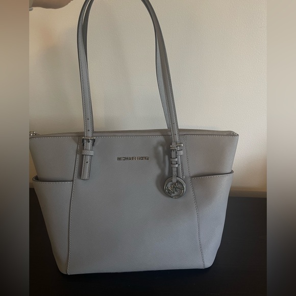 Michael Kors Gray Charlotte Leather Tote Bag - Picture 5 of 10